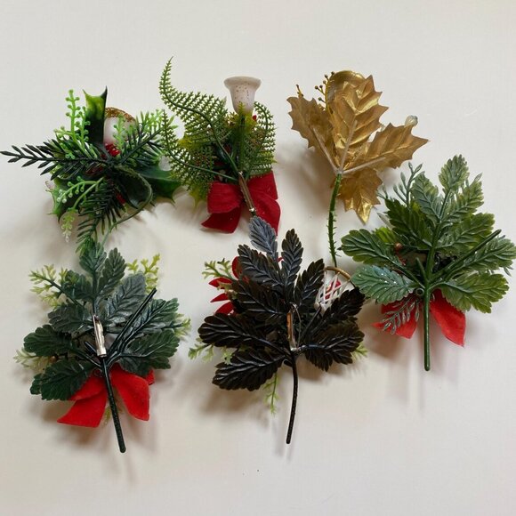 Vintage Christmas Corsages Pretty Foil Leaves Baubles Pine Cones Bells - Picture 7 of 7